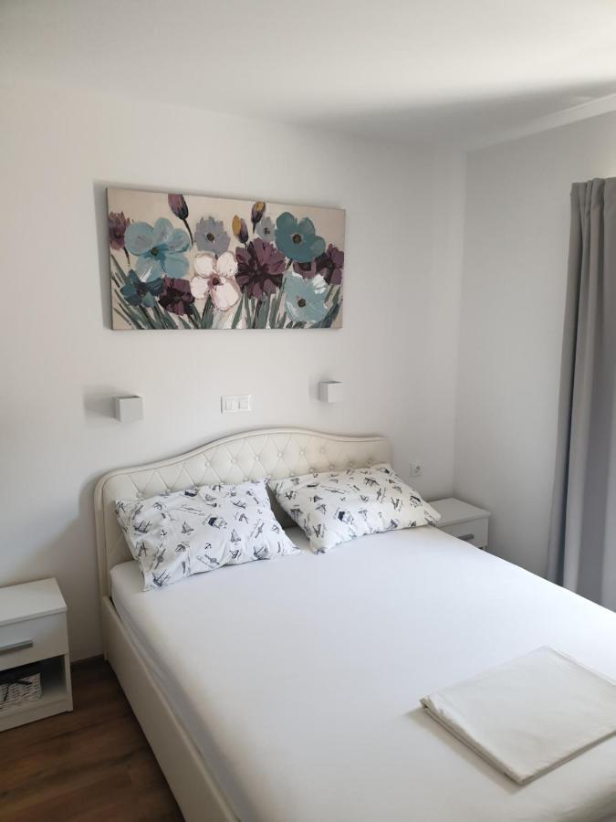Apartmani Ana, Razanj, Rogoznica, Hrvatska Рогозниця Екстер'єр фото